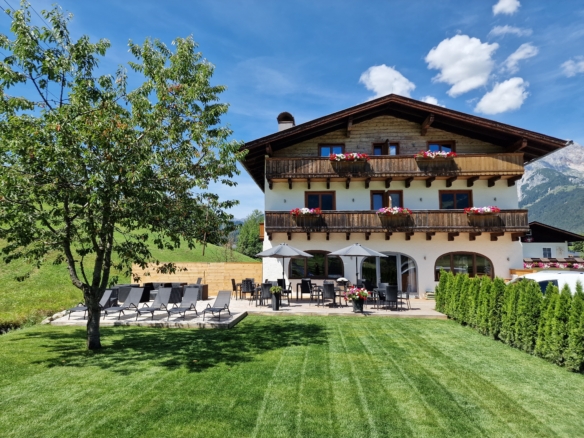 HOTEL / RESTAURANT MIT ATEMBERAUBENDE BERGBLICK IN MARIA ALM