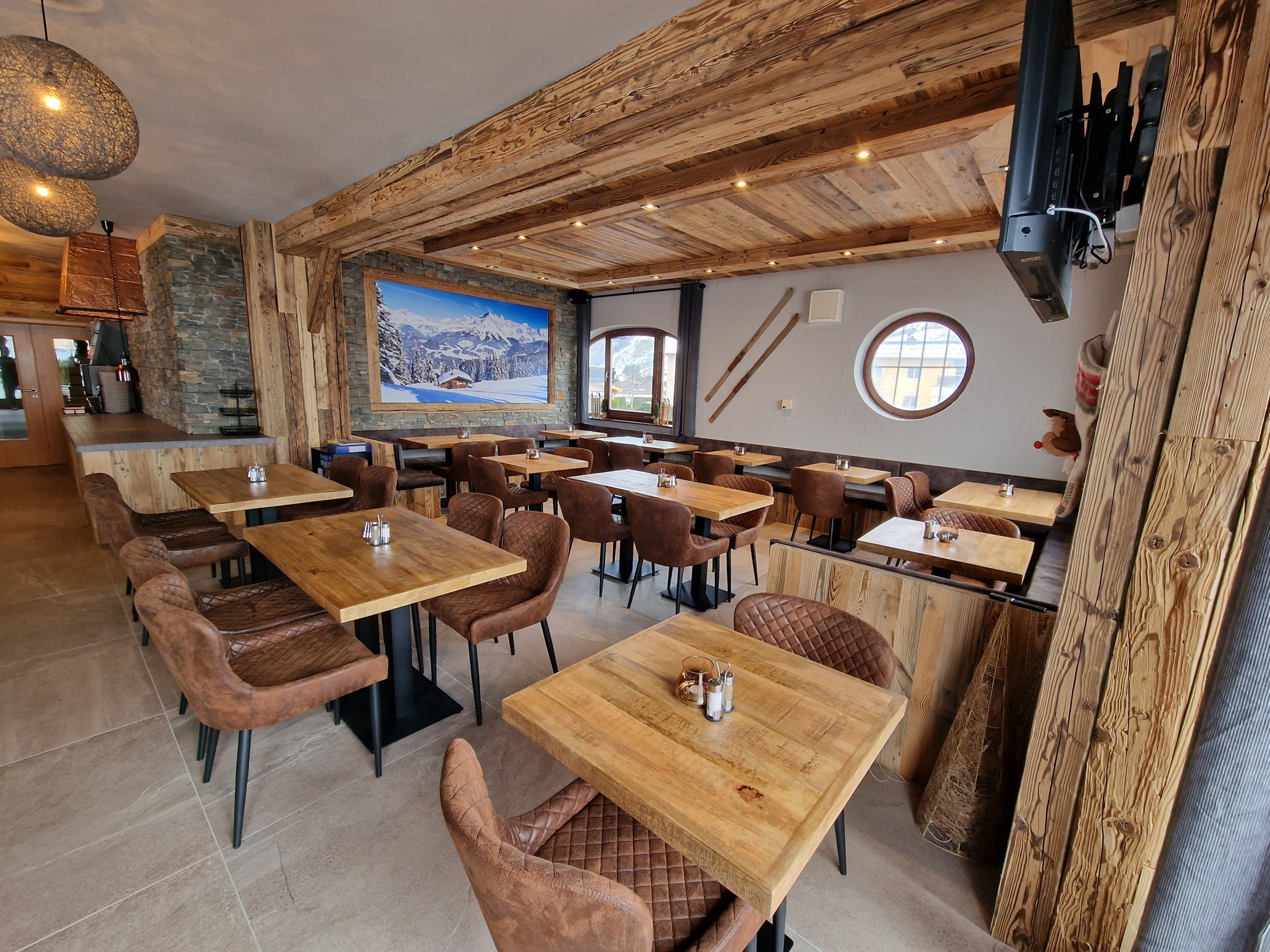 HOTEL / RESTAURANT MIT ATEMBERAUBENDE BERGBLICK IN MARIA ALM