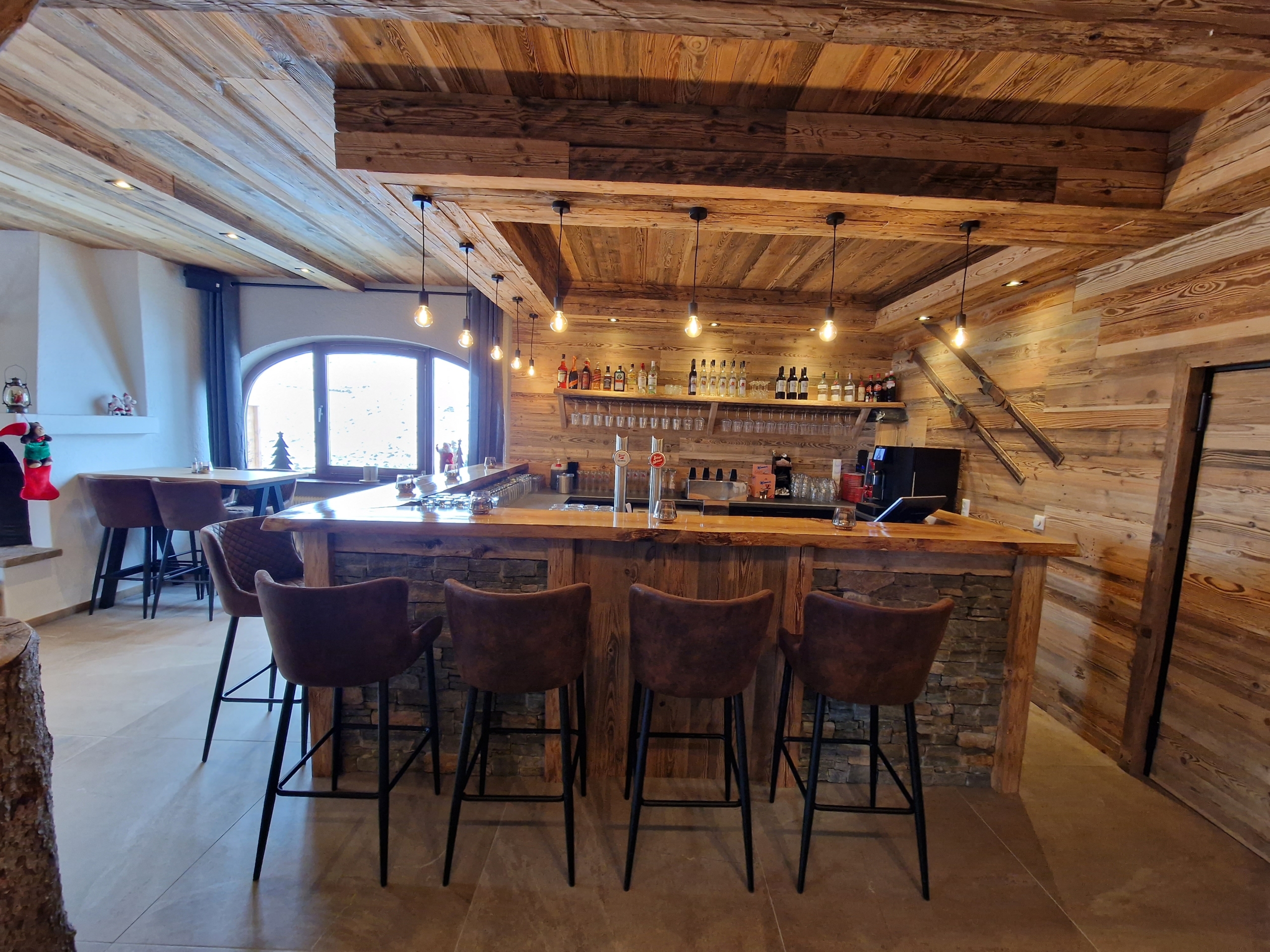 HOTEL / RESTAURANT MIT ATEMBERAUBENDE BERGBLICK IN MARIA ALM